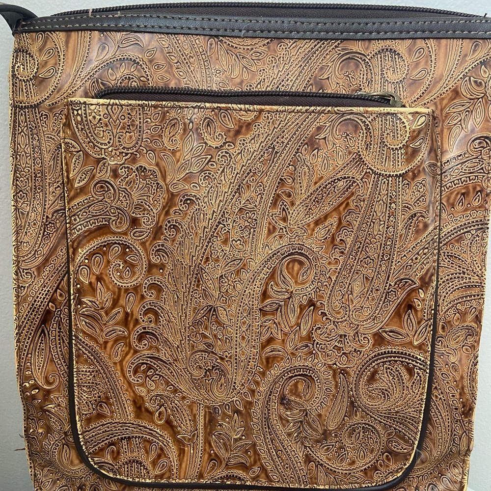 Relic Brown Paisley Embossed Accessory - Picture 2 of 7